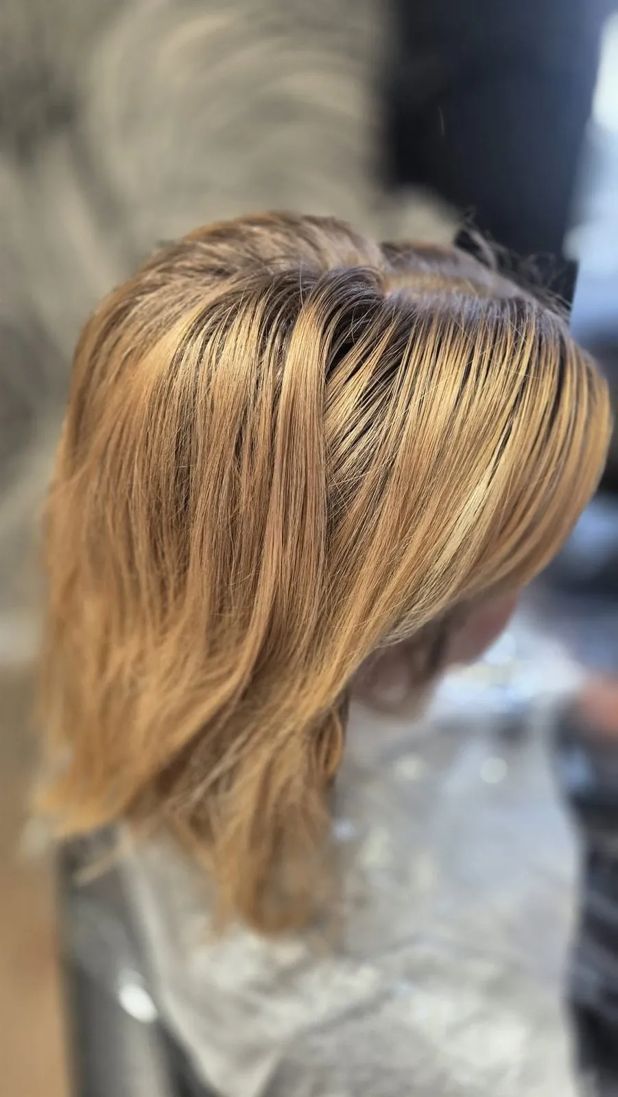 Beżowy blond, bob: przed