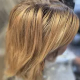 Beżowy blond, bob: przed